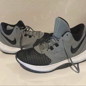 NIKE AIR PRECISION 11 SIZE 8.5